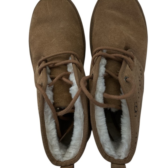 UGG Men's Neumel Embossed Logo Chukka Boots Chestnut Size 11 (S02) - Picture 4 of 6
